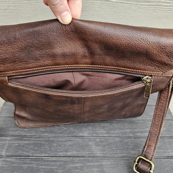 Vintage Brown Leather Crossbody Purse Flap Over Messenger Bag Made in India - Picture 13 of 16